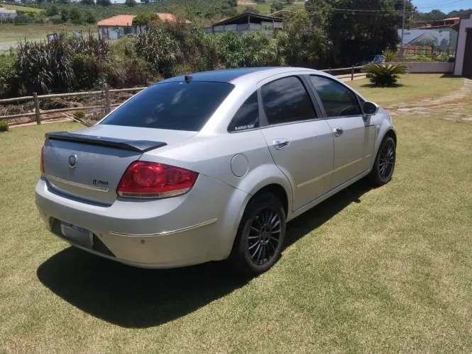 Fiat Linea Absolute 1.9/1.8 Flex Dualogic 4P 2009