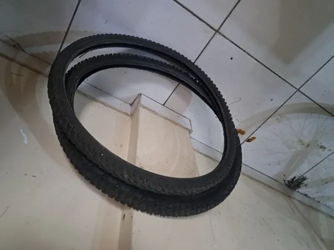 Par de Pneus de bicicleta aro 24