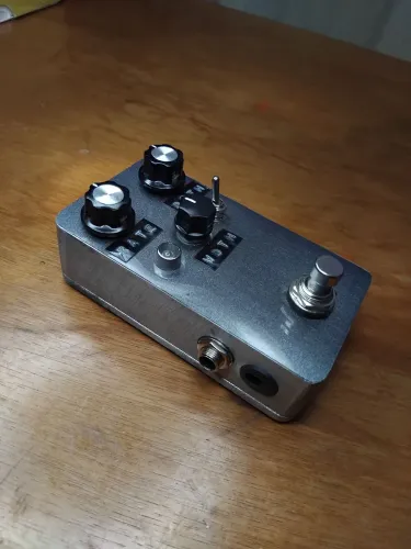 Pedal de Chorus cópia EHX Small Clone hand made com speed aumentado