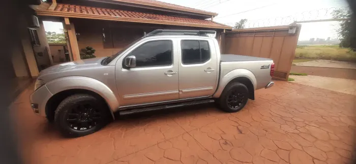 Nissan Frontier SL CD 4X4 2.5tb Diesel AUT 2015