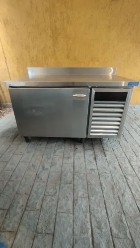 Balcão refrigerado em inox