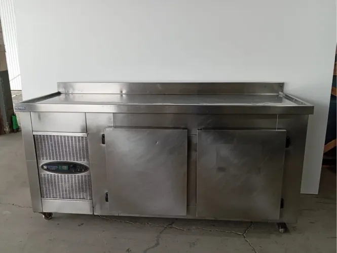 Balcão Refrigerado semi novo - Evandro 