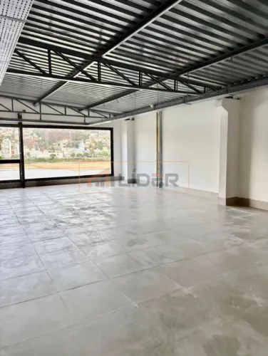 Alugo 02 Salas comerciais e Andar Comercial no Bairro Lacê