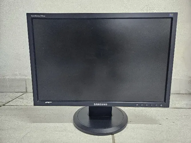 Monitor LCD 940 BW Samsung 19 polegadas imagem apagando intermitente