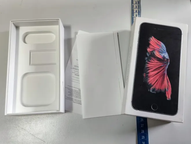 Caixa vazia do iPhone 6s plus