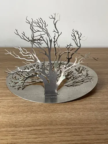 Escultura de Árvore em Metal - Decoração Minimalista