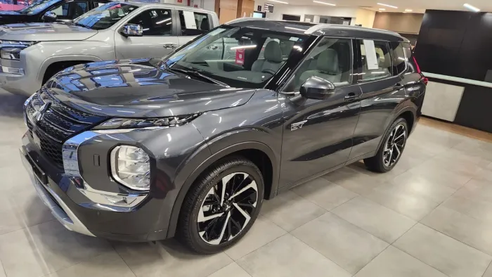 Mitsubishi Outlander HPE-S 2.4 4X4 AUT (híbrido) 2026