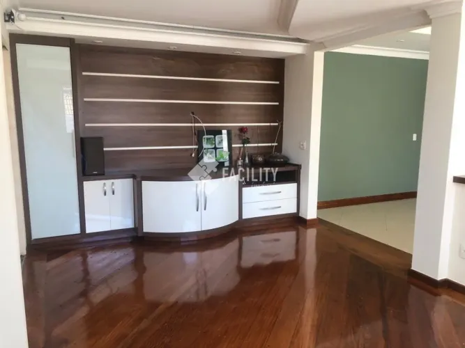Casa a venda No Bolsão Alto do Taquaral