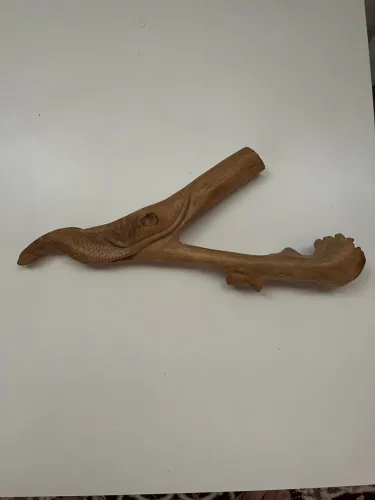 Escultura Artesanal em Madeira