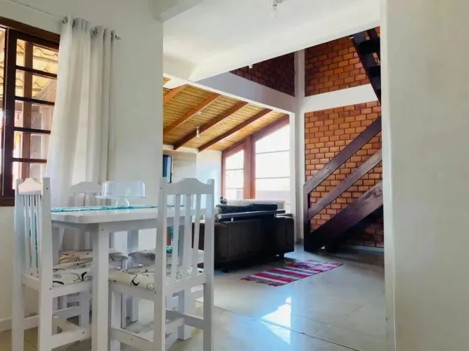 Casa para Venda em Florianópolis, Ribeirão da Ilha, 7 dormitórios, 2 suítes, 3 banheiros,