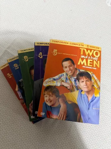 Box 5 primeiras temporadas (1 a 5) Two and a Half Men / Dois Homens e Meio