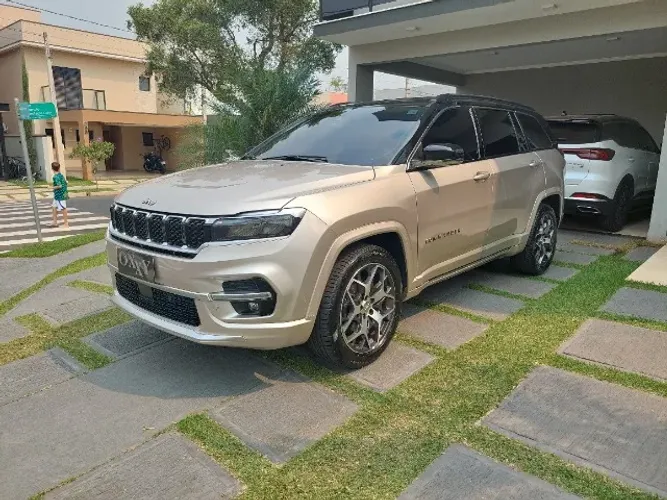 JEEP  COMMANDER  OVERLAND FLEX 2022 (TETO SOLAR - 7 LUGARES)