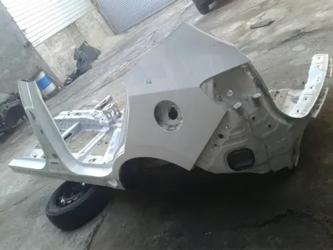 Lateral Esquerda Jac Motors T6 2015 1357