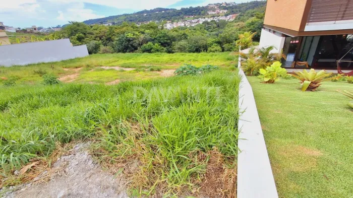 Terreno à venda no Condomínio Recanto das Palmas em Vinhedo na Davanti Imóveis.