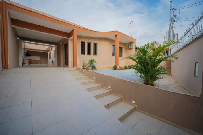 Casa para venda em Centro com 4 quartos, sendo 1 suíte, 188m²