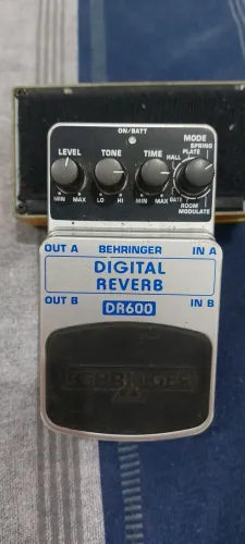 REVERB  DR-600  BEHRINGER