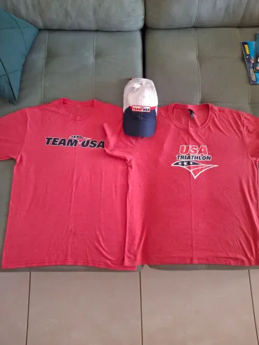 Kit Original Team USA Triathlon - 2 Camisetas + Boné - Colecionador (ORIGINAL) Triatlo