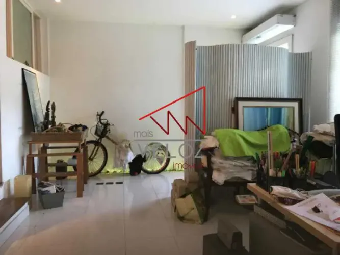 Casa de rua - Triplex / Residencial / Gávea