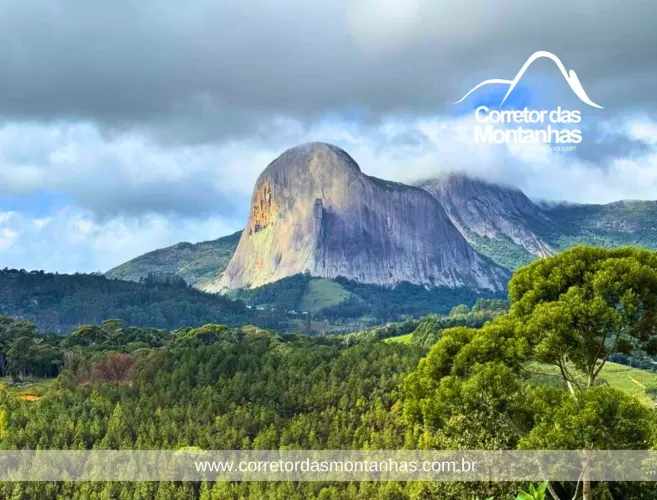 Pedra Azul - Terreno Exclusivo 1.890m² com Vista Frontal para a Pedra Azul no Villaggio Ve