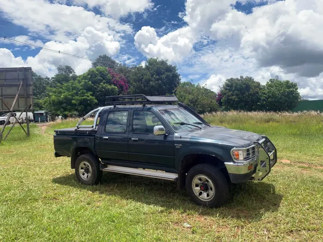 Toyota Hilux CD SR5 4X4 2.8 Diesel 1999