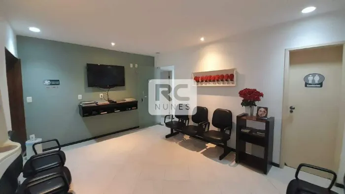 Casa com área de 254m², 6 salas, 03 vagas, Bairro Santo Antônio, Belo horizonte, MG