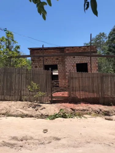 Vendo ou troco uma casa em construção no bairro do mararu
