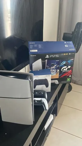 PlayStation 5 Slim 2 controles, 1TB armazenamento