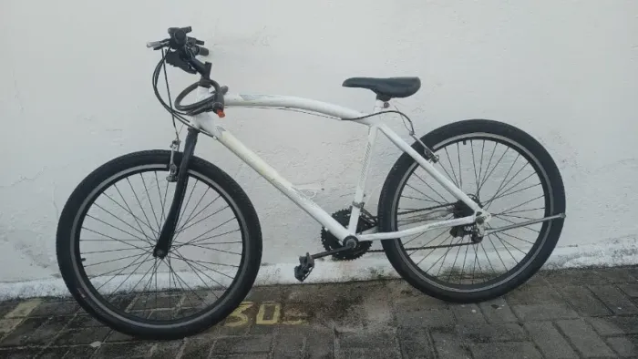 Bicicleta 18 marchas aro 26