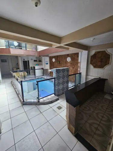 Casa na Marambaia perto da nova Rua da Marinha com 5Q sendo 3 suítes, c/ piscina e 2 v.g.