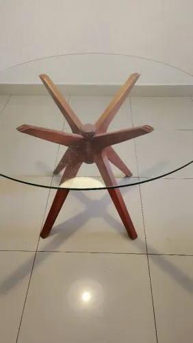 Mesa TokStok em perfeitas condições 