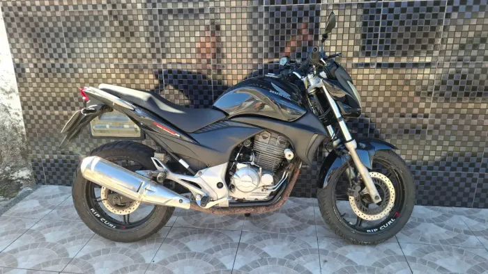 CB 300 2012 Impecável - Pneus Novos e Nada Pra Fazer