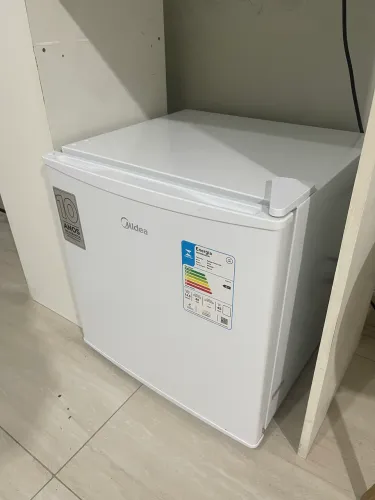 Frigobar midea 