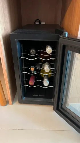 Adega Philco 8 lugares
