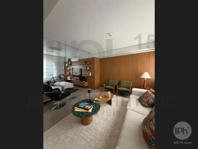 Apartamento completamente reformado com 2 quartos e 1 vaga em Moema Pássaros