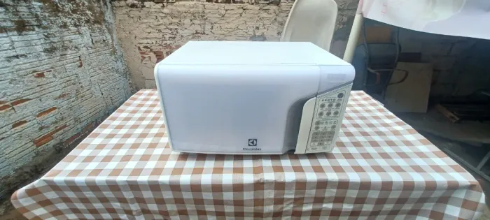 Microondas Electrolux 31 litros Funcionando