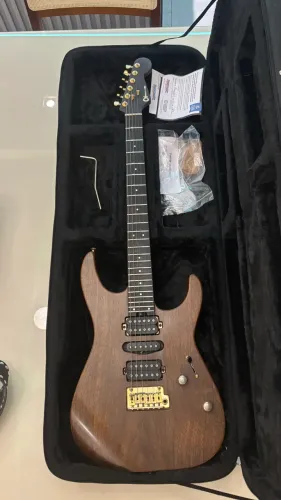 Guitarra Charvel MJ Dinky DK24 HSH 2020