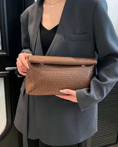 BOLSA DE MÃO MARROM NOVA
