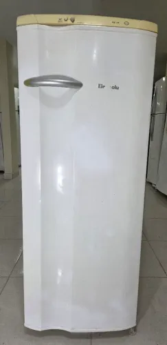 Geladeira Electrolux 240L
