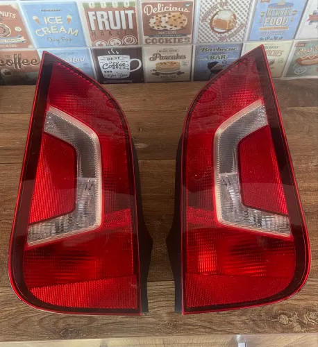 Lanternas Traseiras Originais VW UP - Par Completo