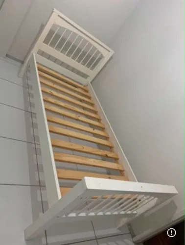 Cama solteirão em excelente estado madeira muito boa!