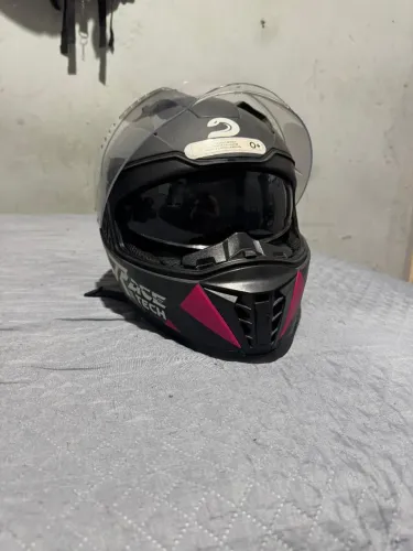 Capacete race tech abstrak 440$