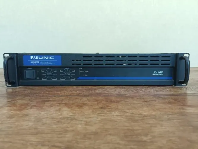 Potência Unic - Zx 300 - 300 W 110v/220v