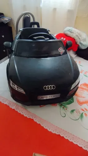 Carro elétrico criança