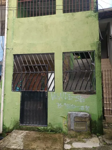 Vendo casa de 2/4