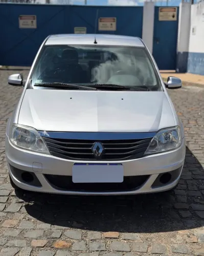 Renault Logan Expression Hi-flex 1.6 16V 4P AUT 2012