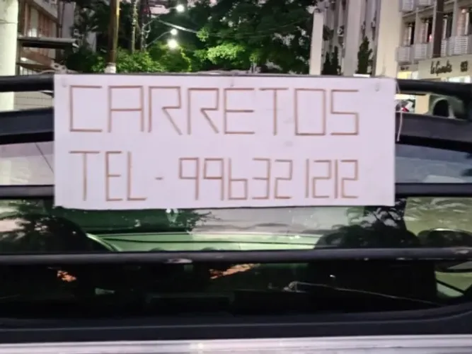 Carreto com Saveiro