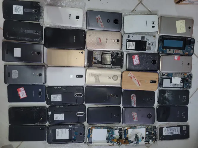 Diversos celular colecao pecas varios funcionam ou tem tela boa