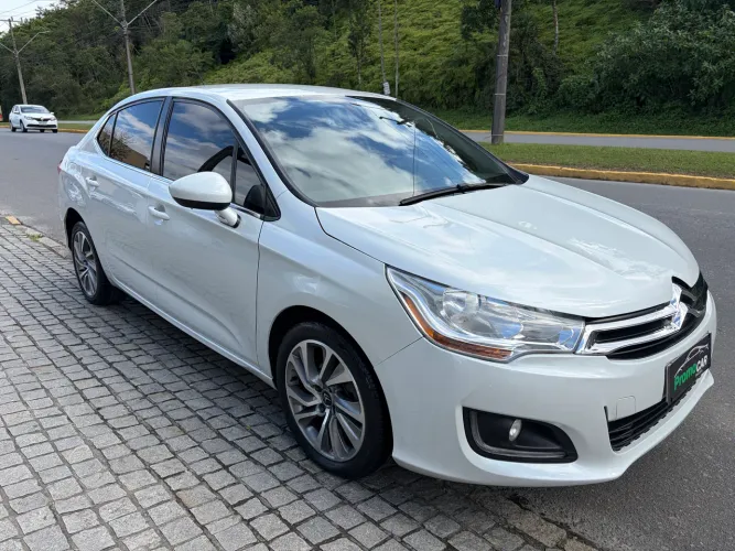 Citroen C4 Lounge Tendance 2.0 Flex 4P Aut. 2014