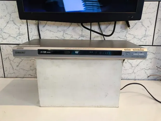 Tocador de dvd e cd player Sony DVP-NS53P - funciona parcial para reparo ou peças 