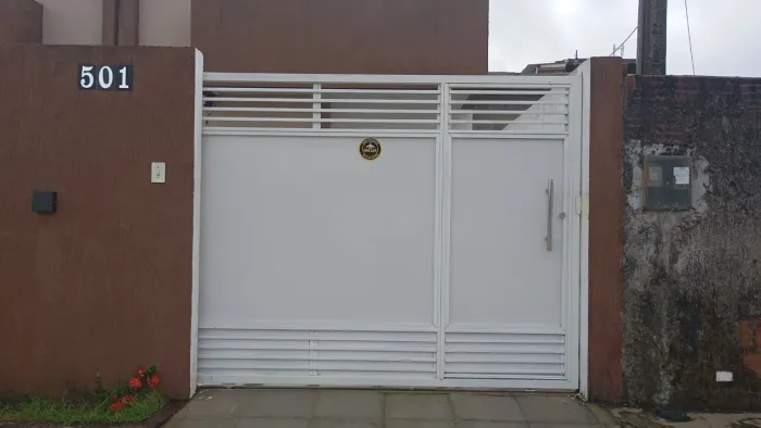 Vendo portão para garagem. 